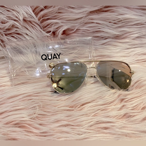 Quay High Key Polarized Sunnies - Picture 2 of 3